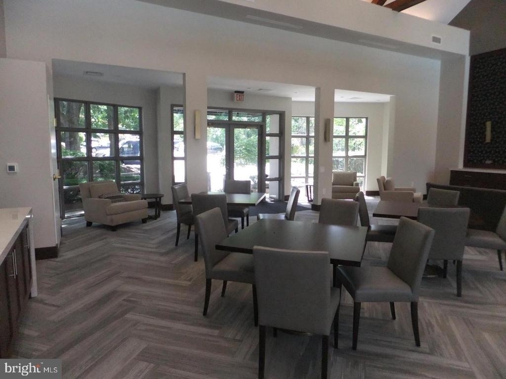 1700 Oakwood Terrace - Photo 12