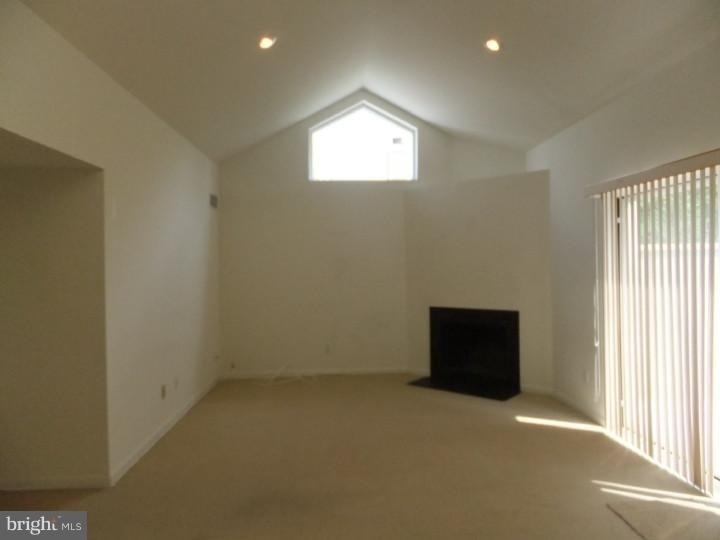 1700 Oakwood Terrace - Photo 4