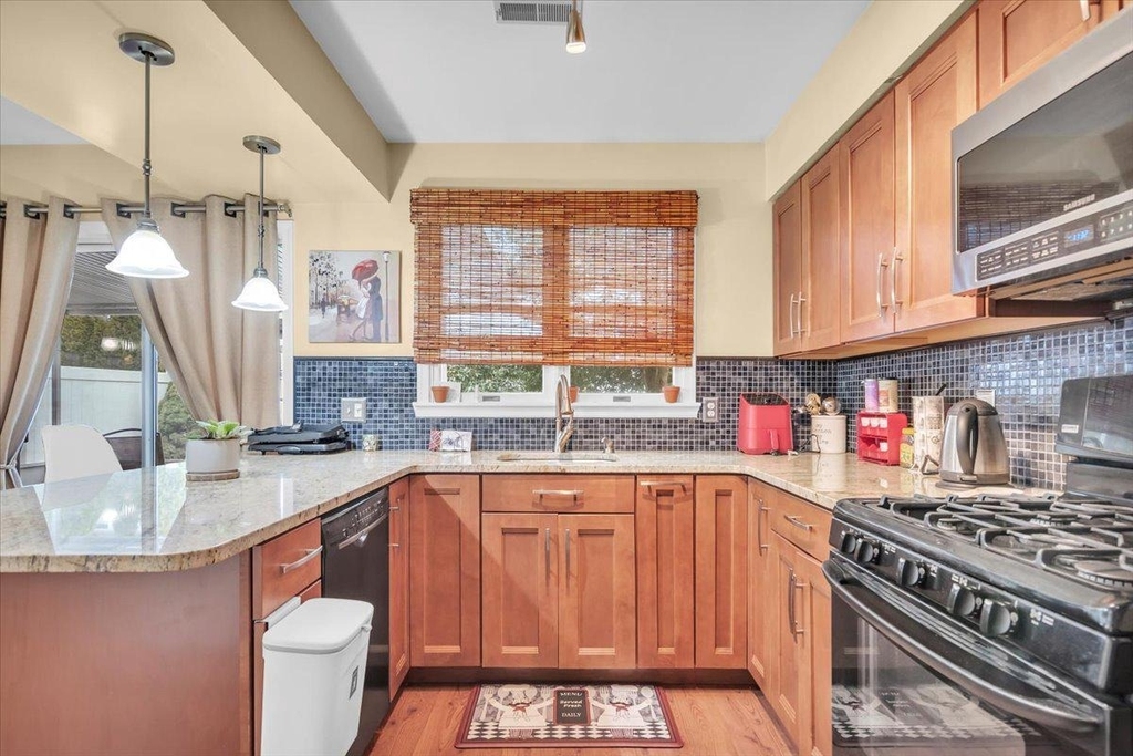 211 Harbourtown Boulevard - Photo 11
