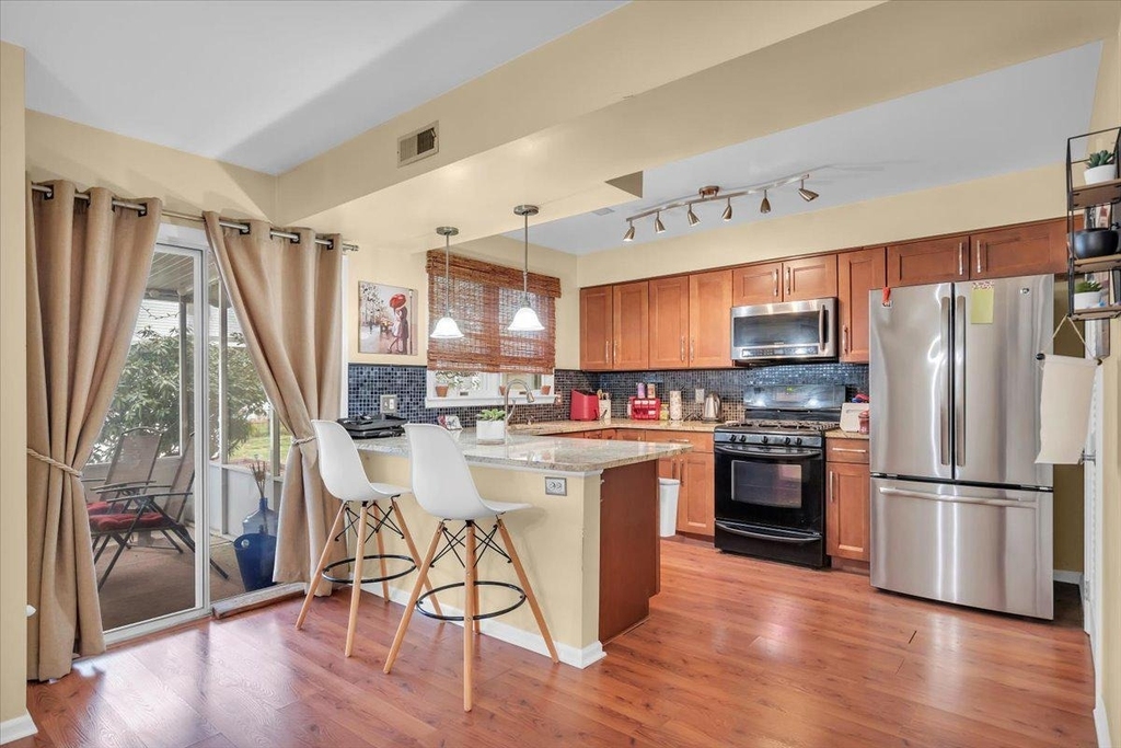 211 Harbourtown Boulevard - Photo 9