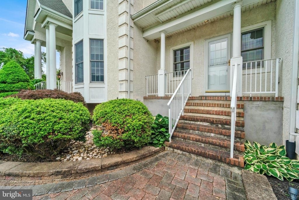 19 Meadowlark Drive - Photo 2