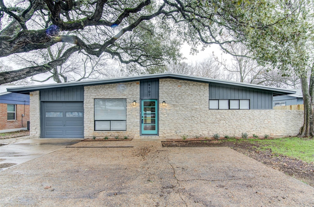 4707 Menchaca Rd - Photo 0