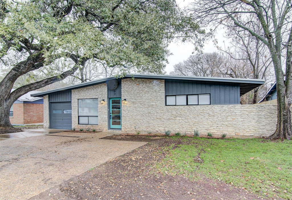 4707 Menchaca Rd - Photo 2