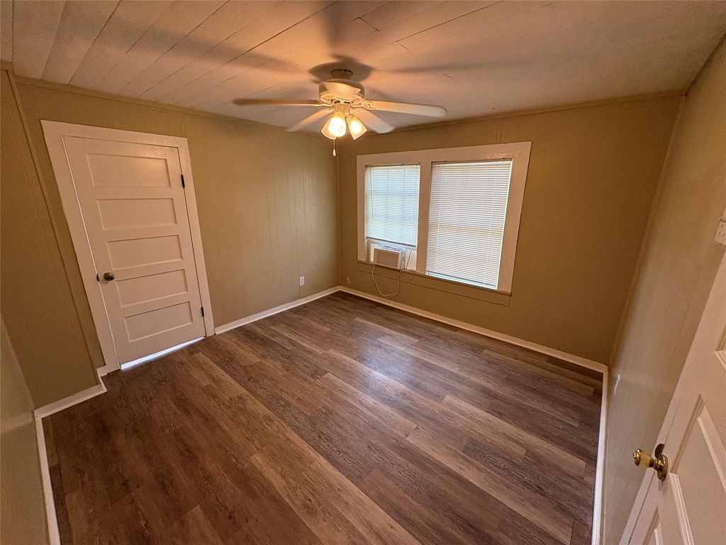 2305 Main St - Photo 3