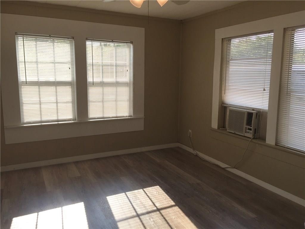 2305 Main St - Photo 4