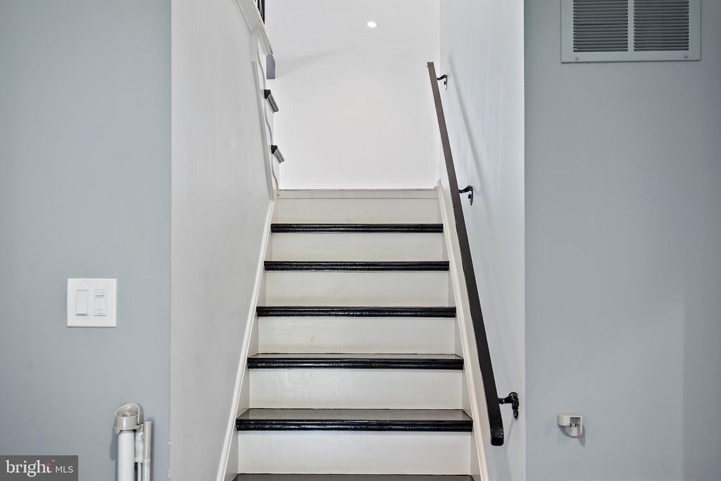 608 Winona Court - Photo 28