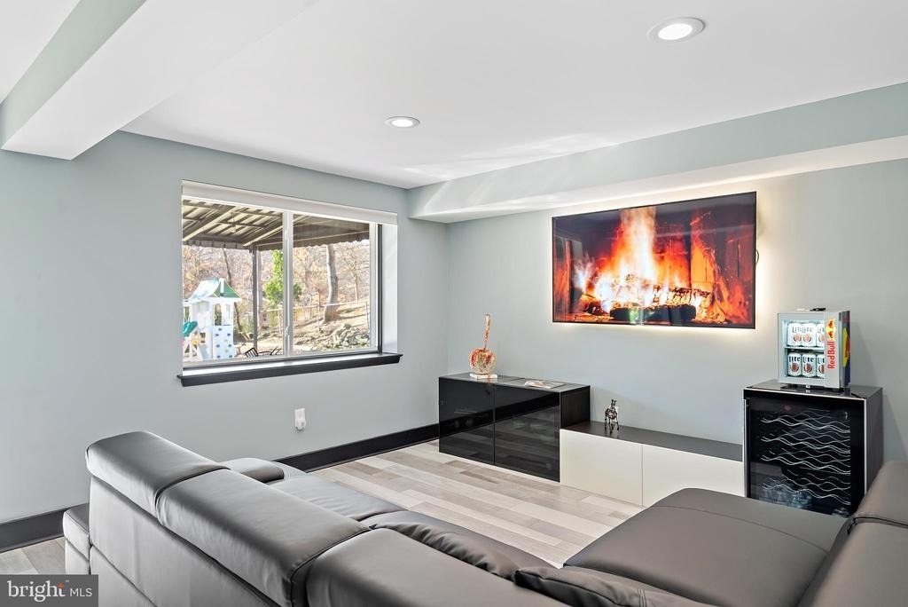 608 Winona Court - Photo 22