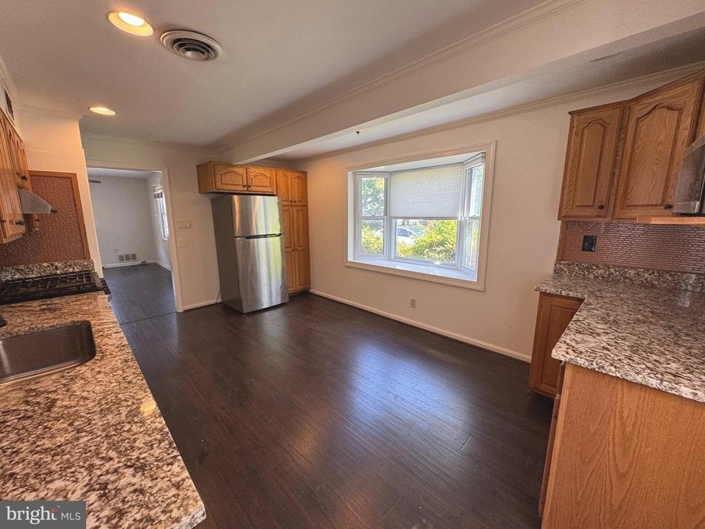 721 Crabb Avenue - Photo 4