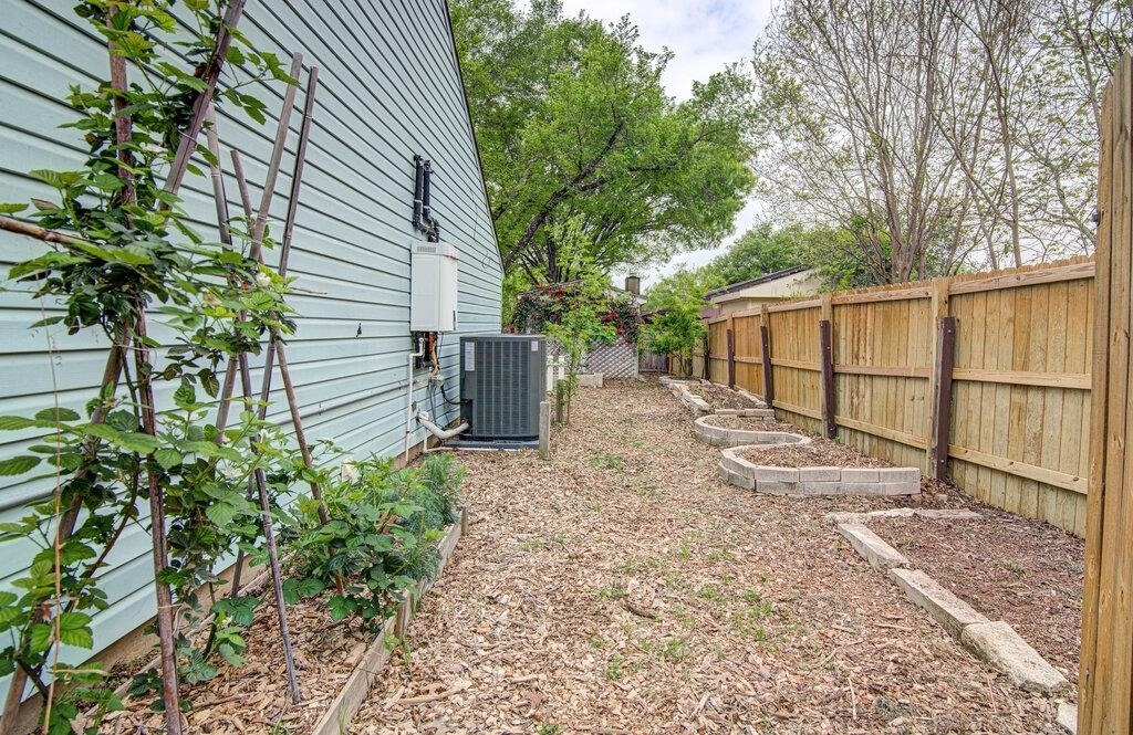 1909 Scofield Ln - Photo 17