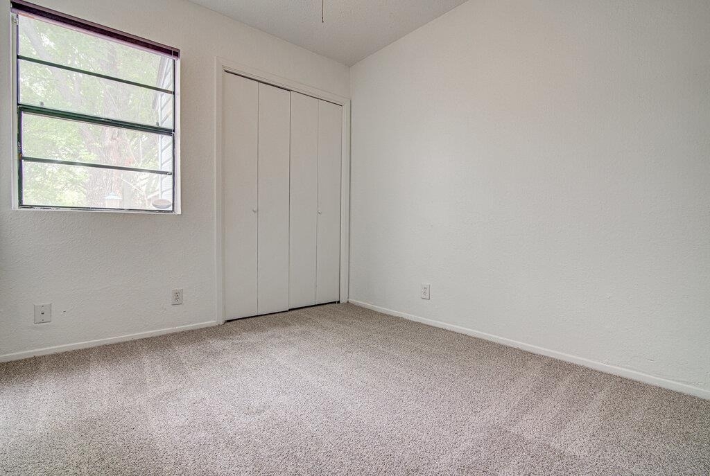 1909 Scofield Ln - Photo 6