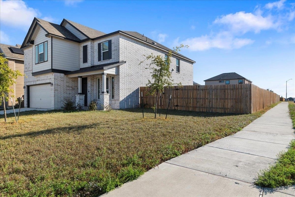 18501 Spotted Eagle Ln - Photo 2