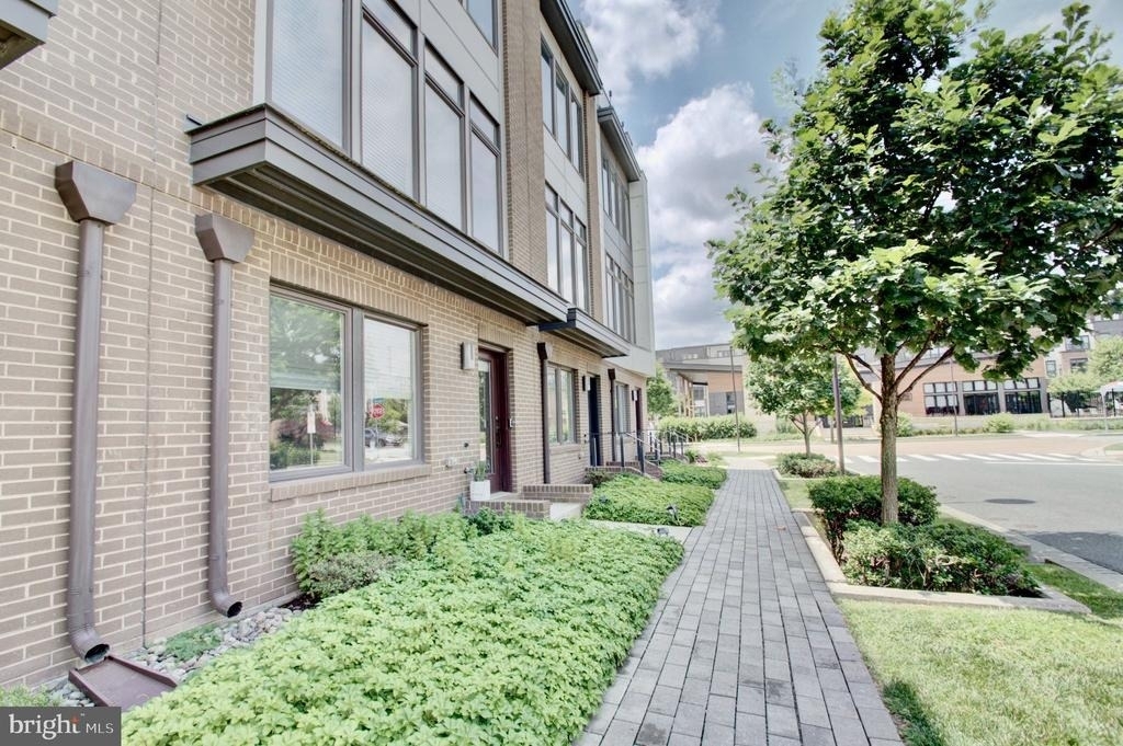 8078 Tribeca Street - Photo 33