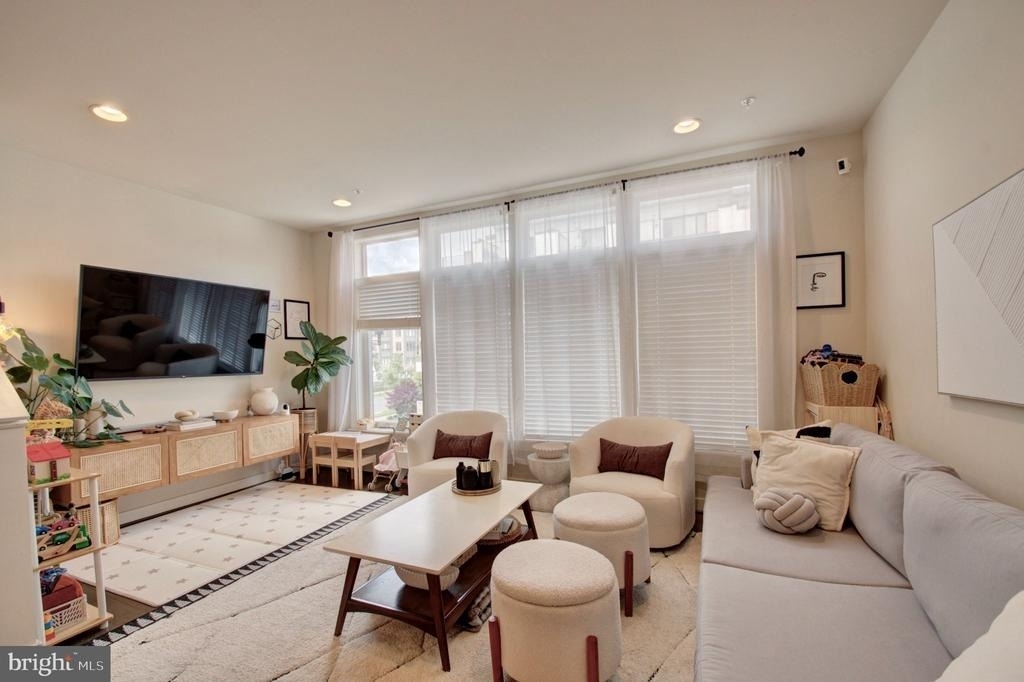 8078 Tribeca Street - Photo 16