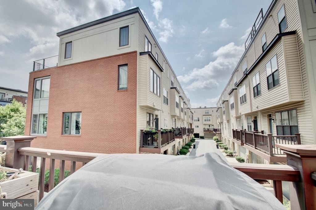 8078 Tribeca Street - Photo 9