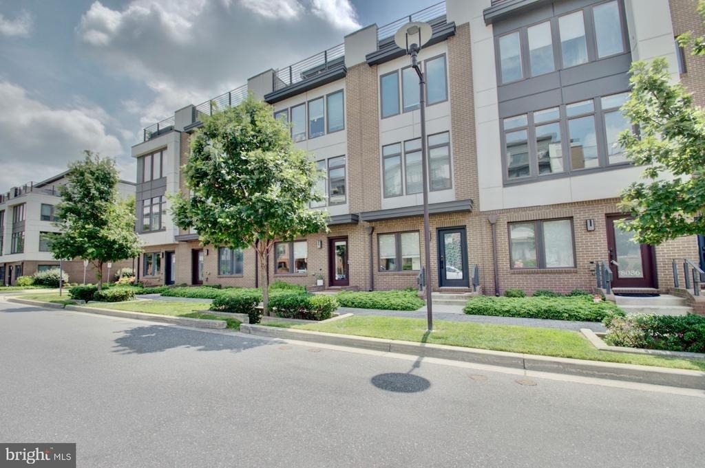8078 Tribeca Street - Photo 0