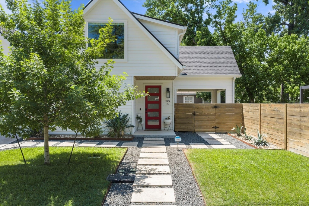 1129 Henninger St - Photo 0