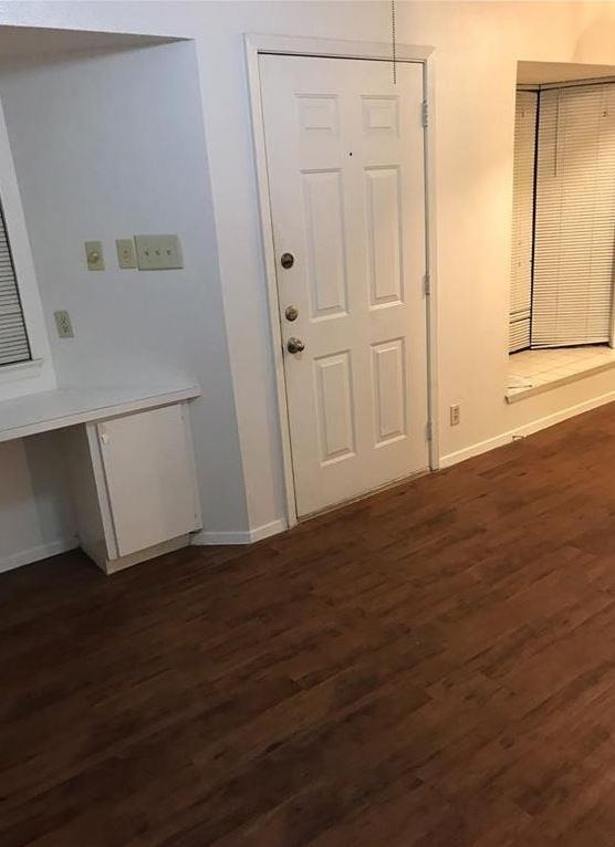 2604 Salado St - Photo 2