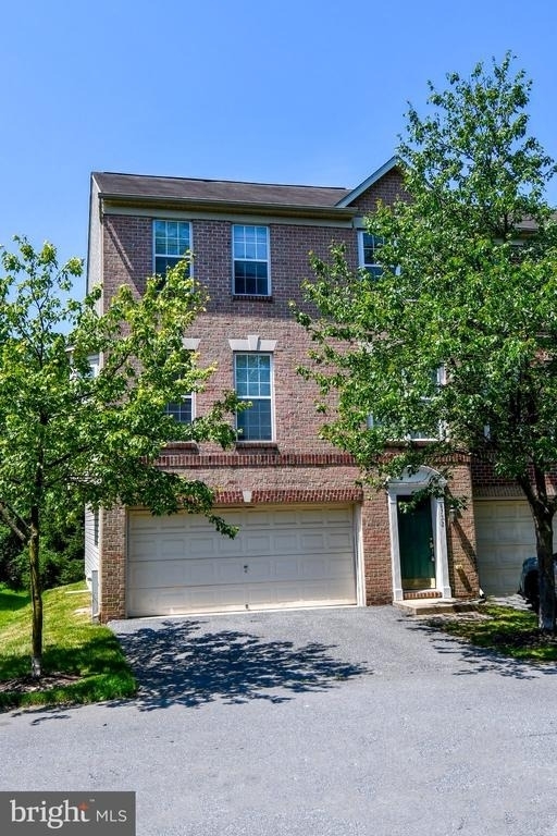 8772 Lincoln Street - Photo 1
