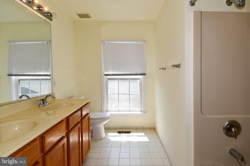 8772 Lincoln Street - Photo 27