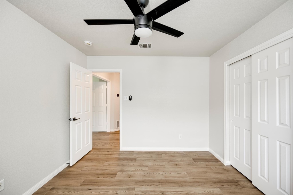 2401 Marshall Trl - Photo 23