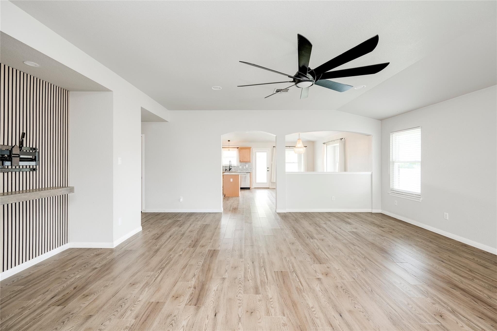 2401 Marshall Trl - Photo 4