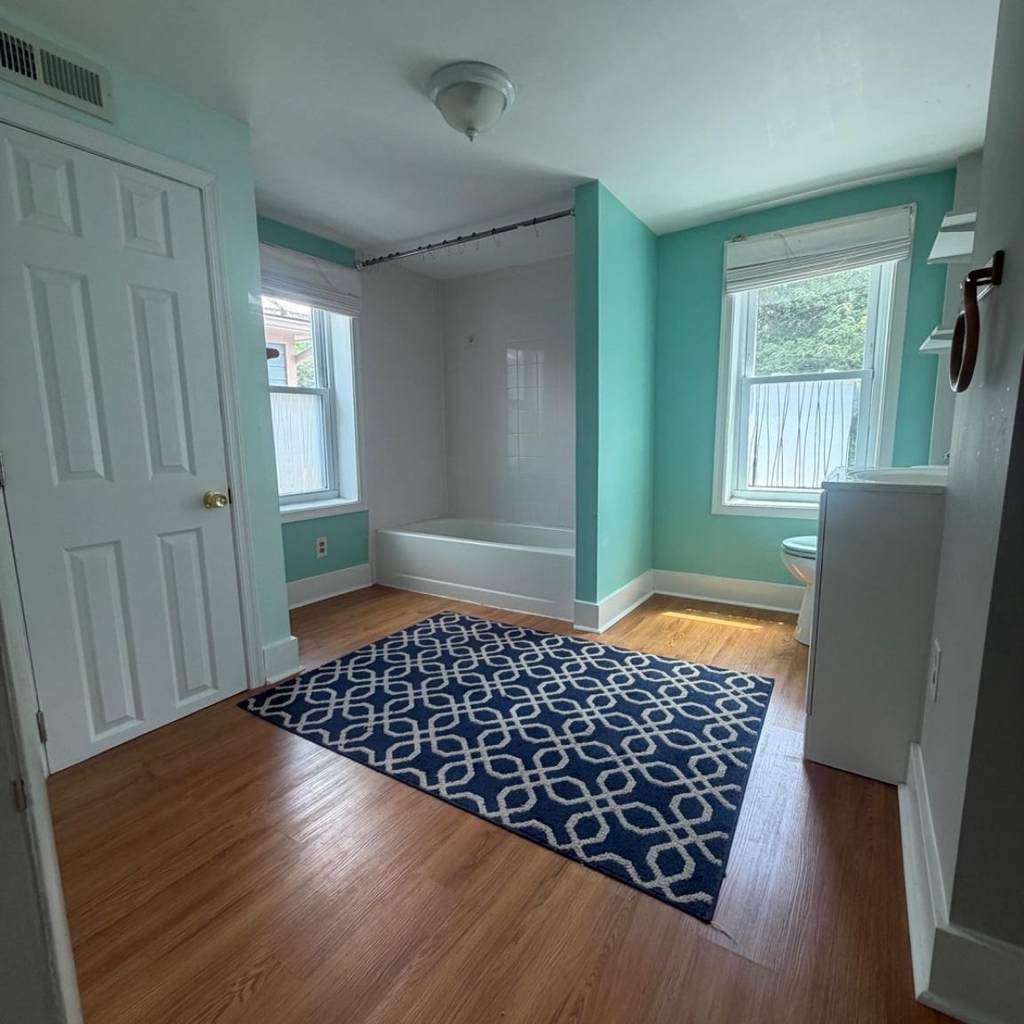242 S Carroll Street - Photo 8