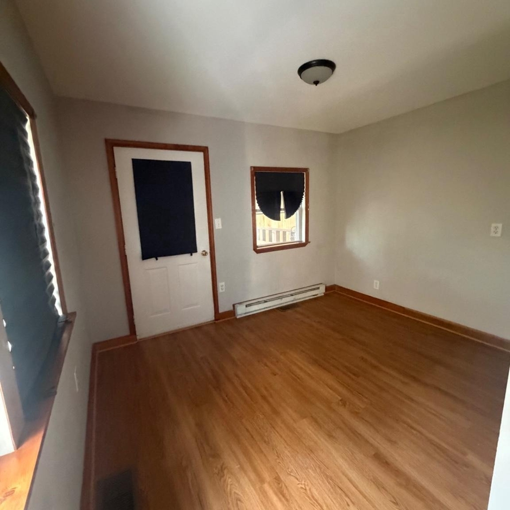 242 S Carroll Street - Photo 7