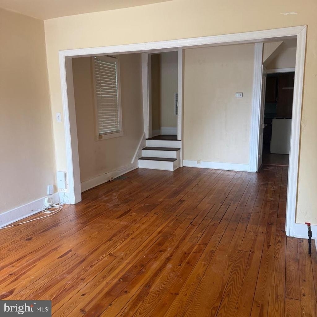 242 S Carroll Street - Photo 6
