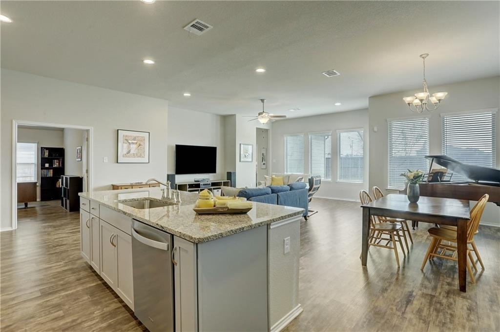 111 Finley St - Photo 5