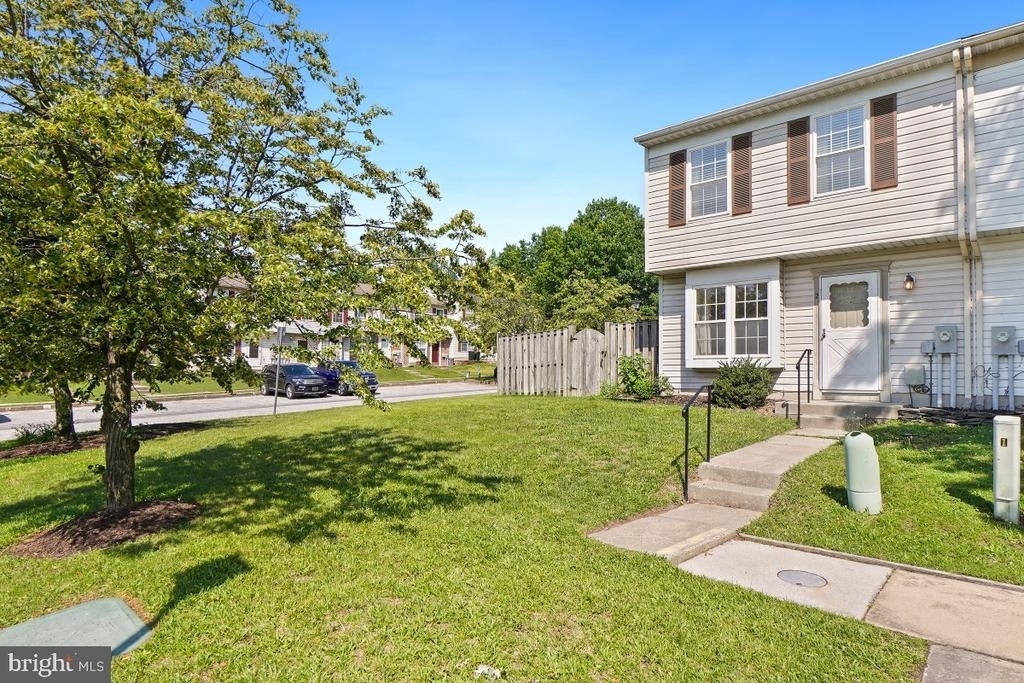 2 Chelmsford Court - Photo 1