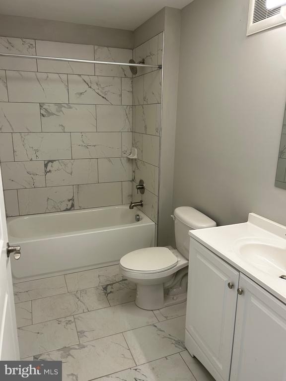 100 W Lexington Street - Photo 4