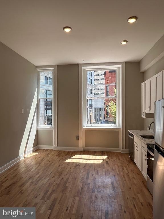 100 W Lexington Street - Photo 23