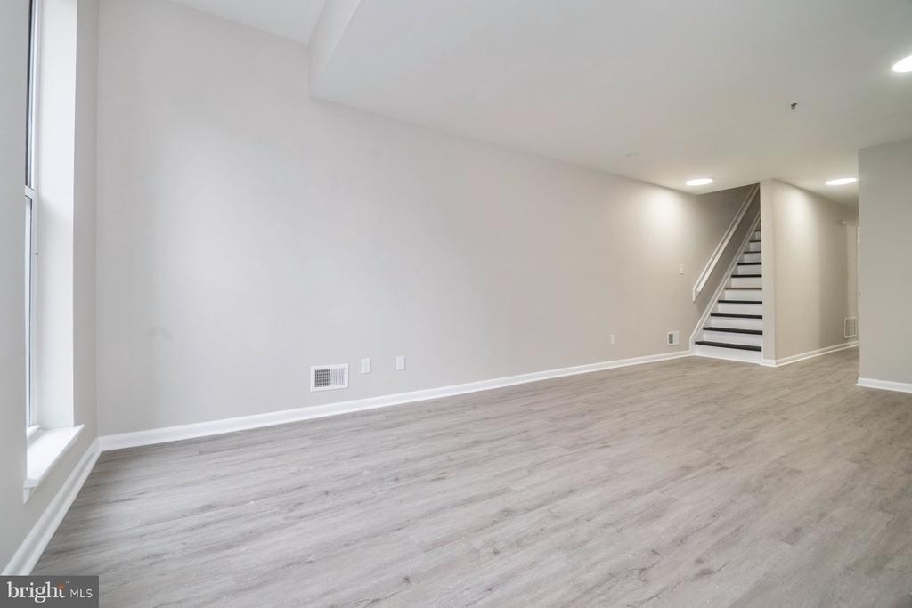 610 N Arlington Avenue - Photo 3