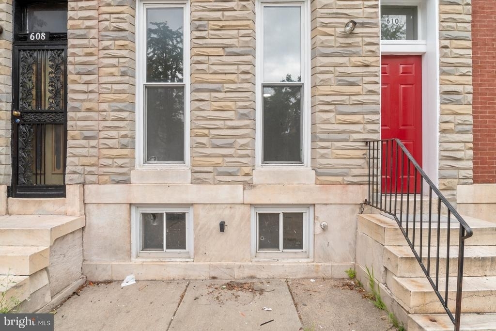 610 N Arlington Avenue - Photo 2