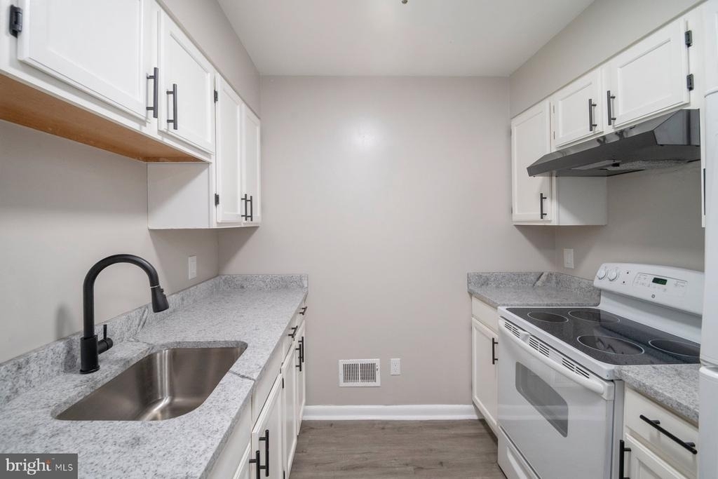 610 N Arlington Avenue - Photo 8