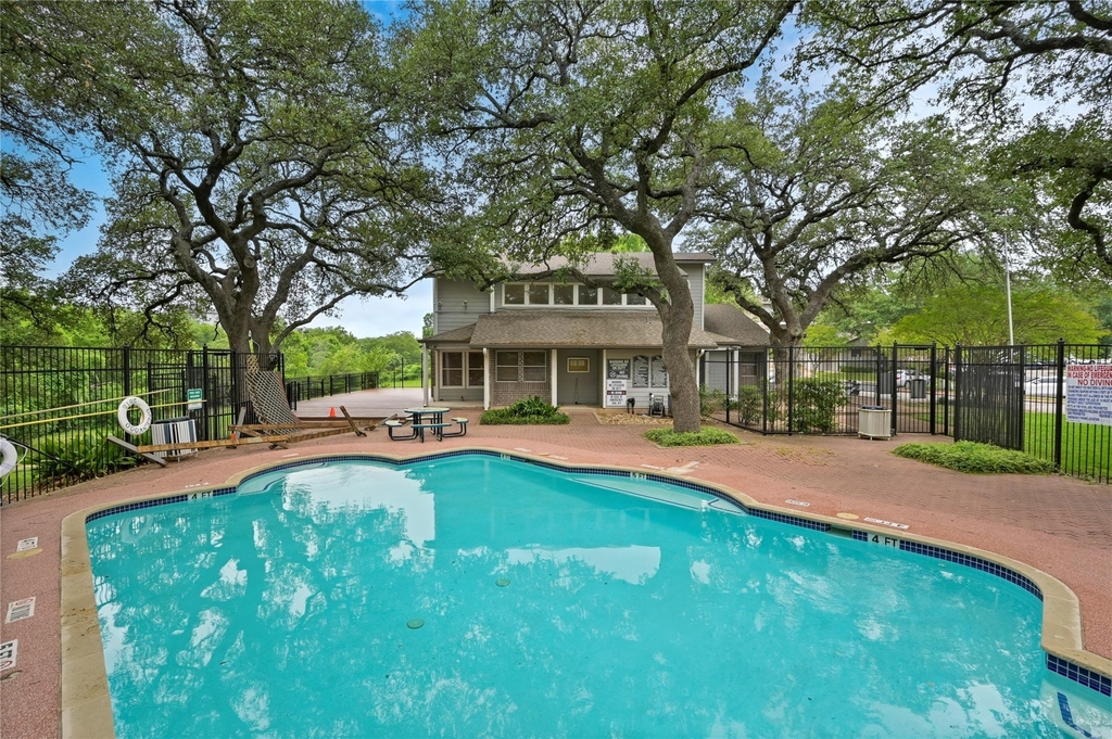 12166 Metric Blvd - Photo 4