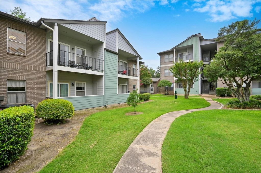 12166 Metric Blvd - Photo 3