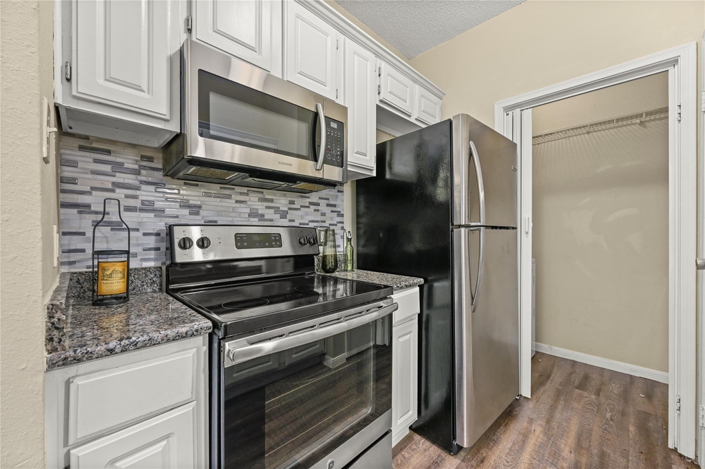 12166 Metric Blvd - Photo 5