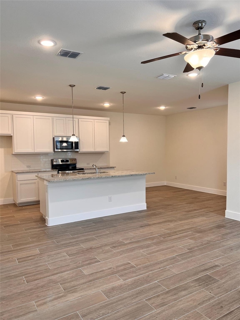444 Parkline Dr - Photo 2