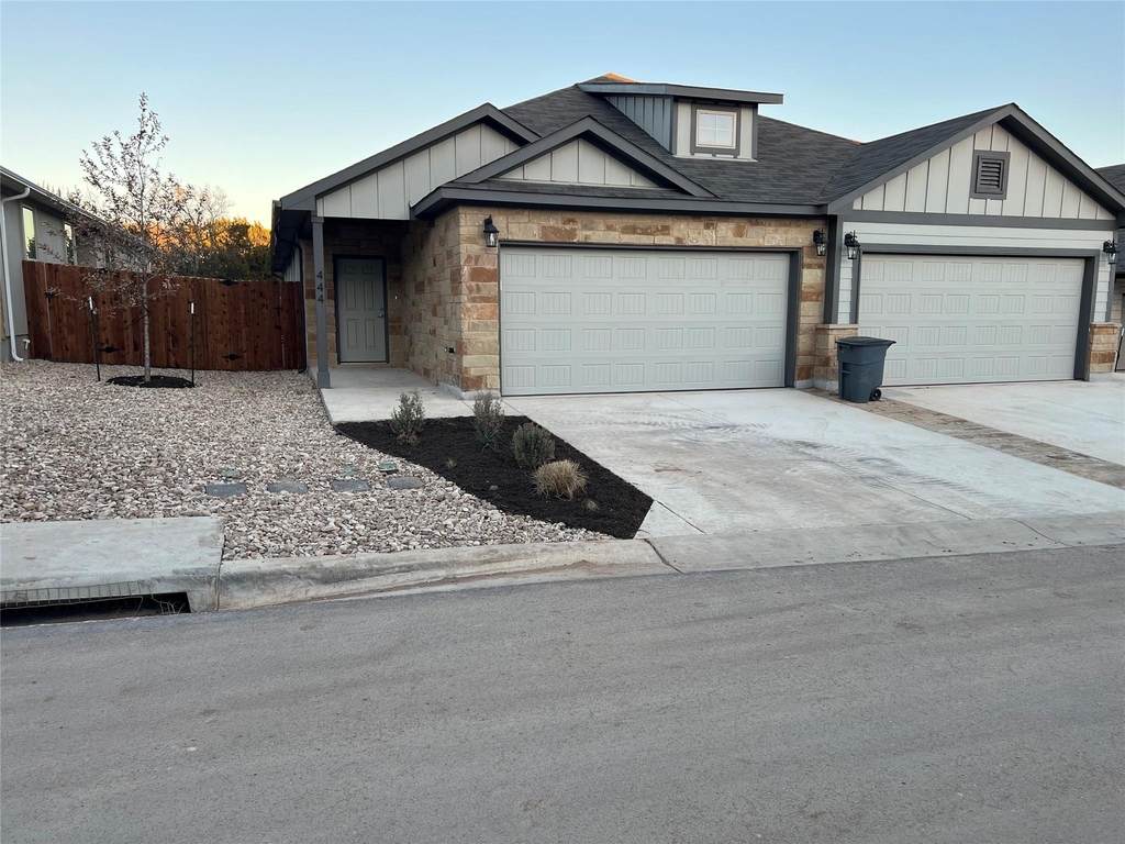 444 Parkline Dr - Photo 0