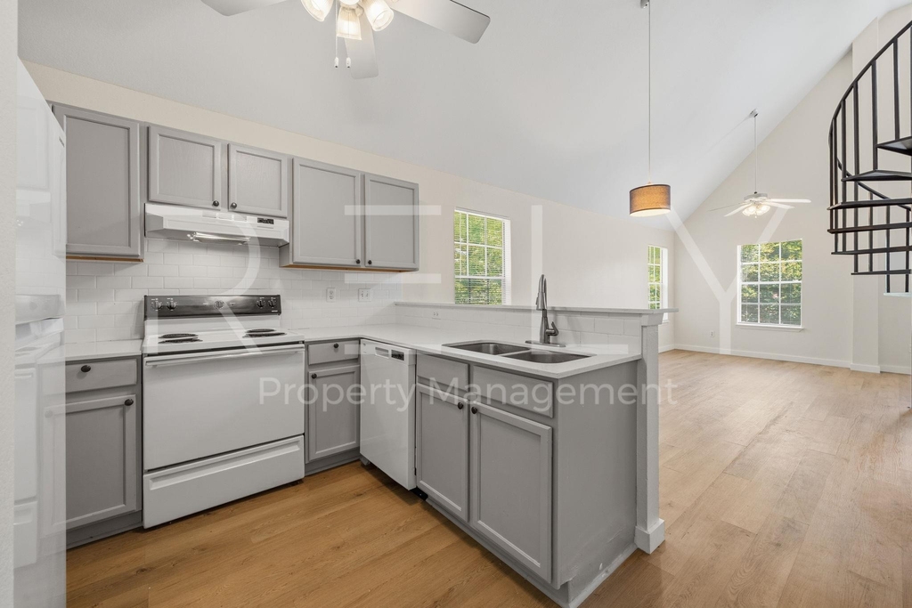 2908 Whisper Oaks Ln - Photo 4