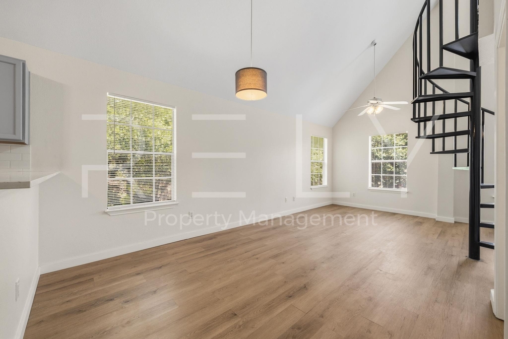 2908 Whisper Oaks Ln - Photo 10