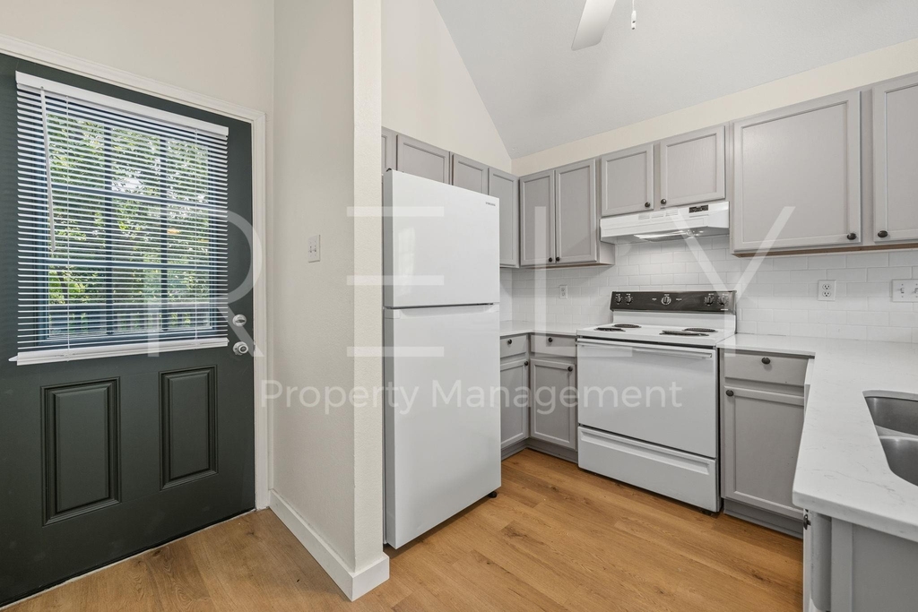 2908 Whisper Oaks Ln - Photo 5