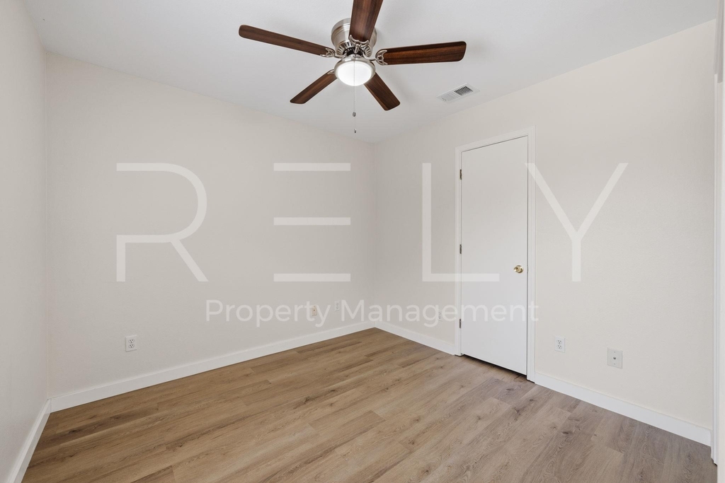 2908 Whisper Oaks Ln - Photo 17