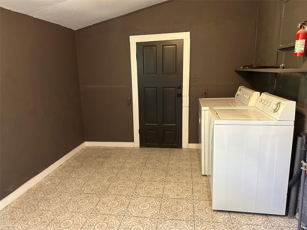 405 East College St - Photo 19