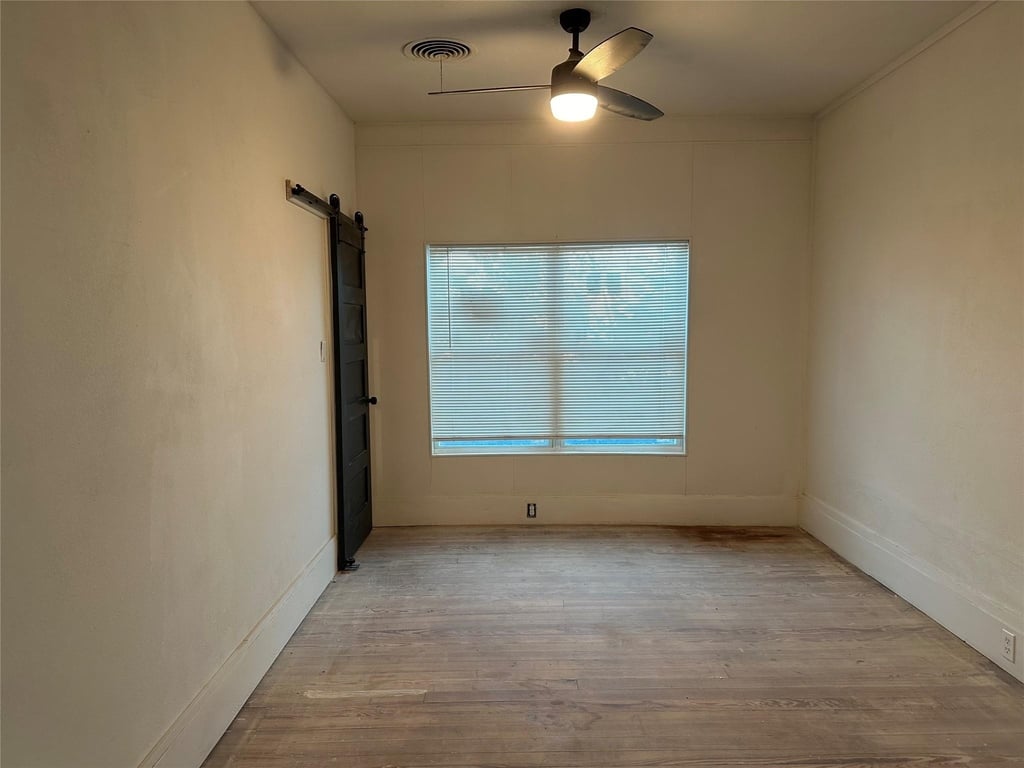 405 East College St - Photo 8