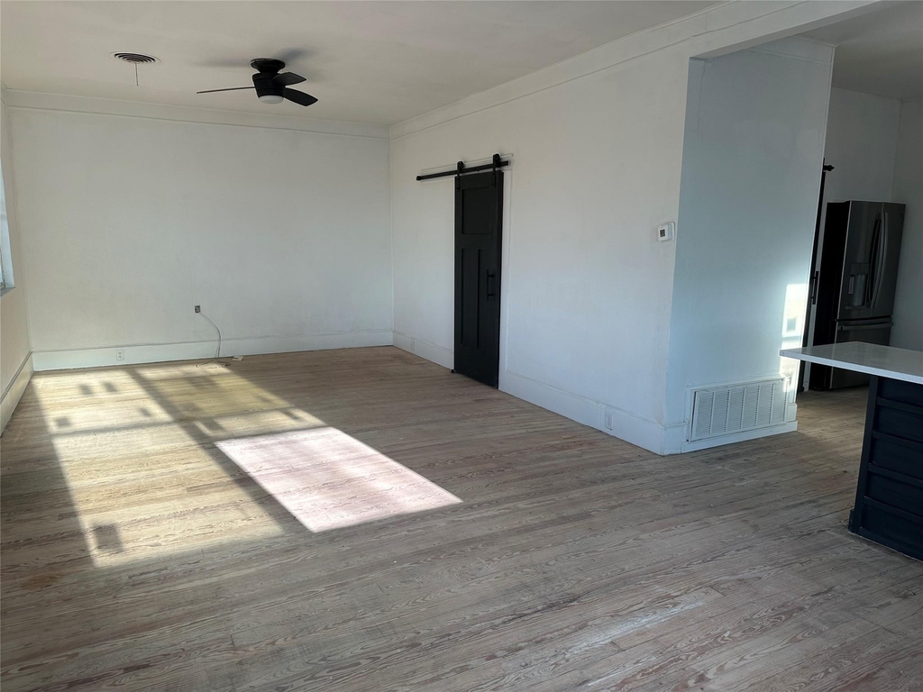 405 East College St - Photo 15