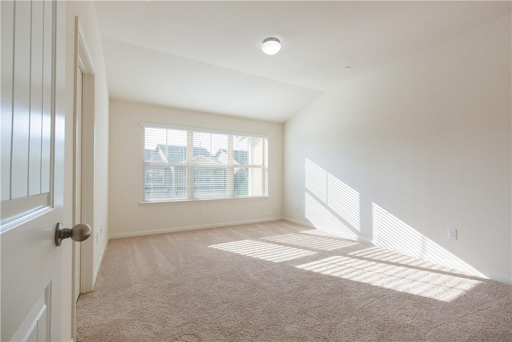 1620 Bryant Dr - Photo 8