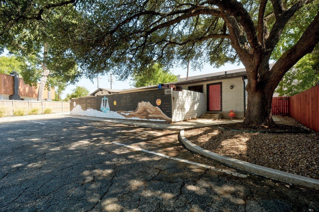 4802 W Wind Trl - Photo 1