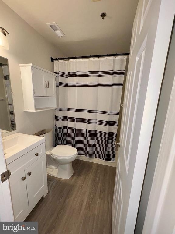 221b Highland Boulevard - Photo 12